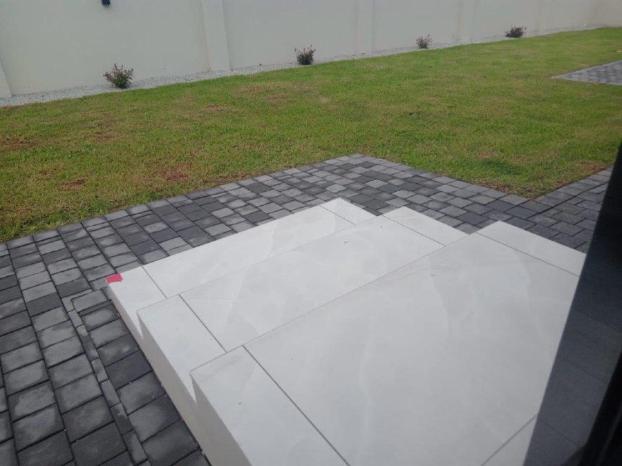 4 Bedroom Property for Sale in Wavecrest Eastern Cape